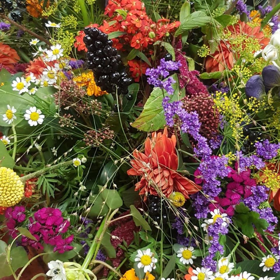 Bos bloemen bij Bloembinderij de Mare